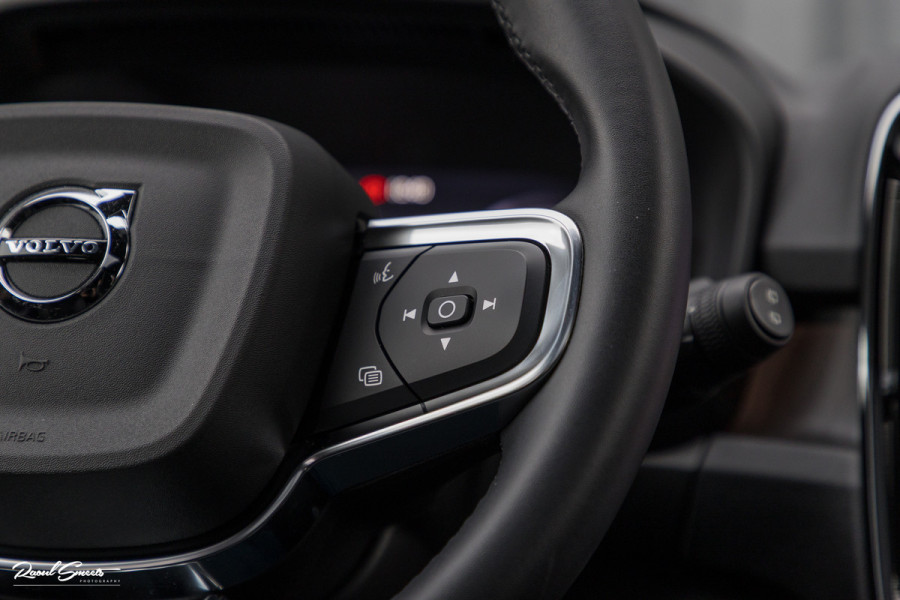 Volvo XC40 1.5 T4 Plug-in hybrid Ultimate Dark | Panorama dak | Cruise control | Harman Kardon | Memory |