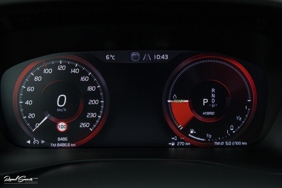 Volvo XC40 1.5 T4 Plug-in hybrid Ultimate Dark | Panorama dak | Cruise control | Harman Kardon | Memory |