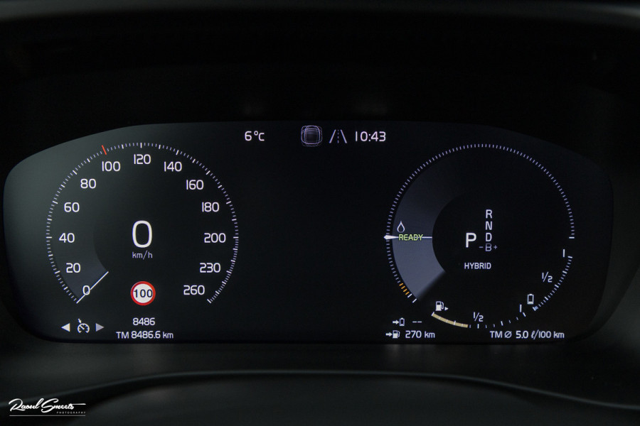 Volvo XC40 1.5 T4 Plug-in hybrid Ultimate Dark | Panorama dak | Cruise control | Harman Kardon | Memory |