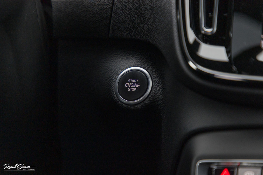 Volvo XC40 1.5 T4 Plug-in hybrid Ultimate Dark | Panorama dak | Cruise control | Harman Kardon | Memory |