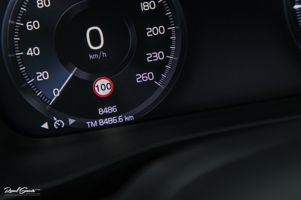 Volvo XC40 1.5 T4 Plug-in hybrid Ultimate Dark | Panorama dak | Cruise control | Harman Kardon | Memory |