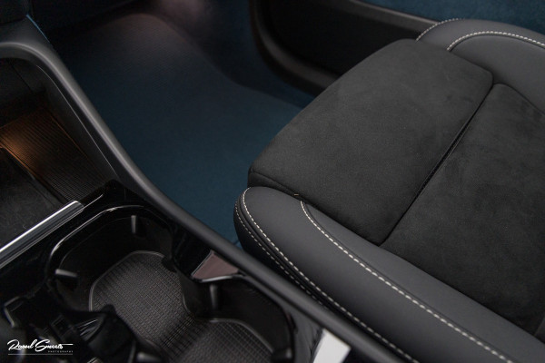 Volvo XC40 1.5 T4 Plug-in hybrid Ultimate Dark | Panorama dak | Cruise control | Harman Kardon | Memory |