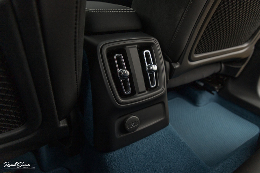 Volvo XC40 1.5 T4 Plug-in hybrid Ultimate Dark | Panorama dak | Cruise control | Harman Kardon | Memory |