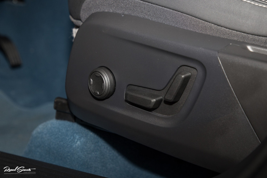 Volvo XC40 1.5 T4 Plug-in hybrid Ultimate Dark | Panorama dak | Cruise control | Harman Kardon | Memory |