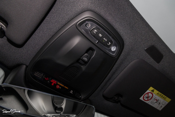 Volvo XC40 1.5 T4 Plug-in hybrid Ultimate Dark | Panorama dak | Cruise control | Harman Kardon | Memory |