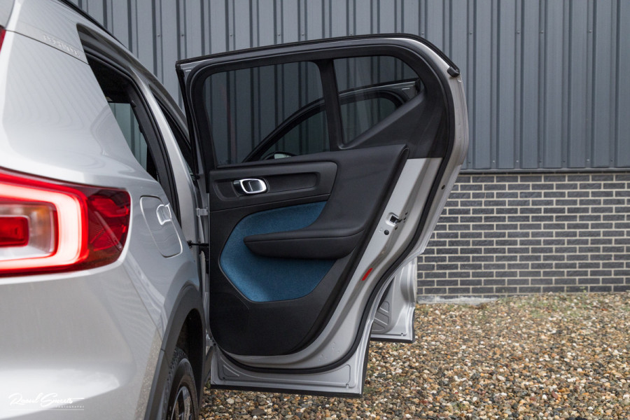 Volvo XC40 1.5 T4 Plug-in hybrid Ultimate Dark | Panorama dak | Cruise control | Harman Kardon | Memory |