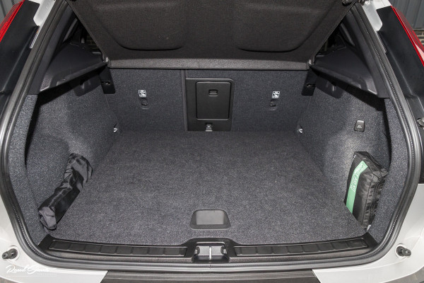 Volvo XC40 1.5 T4 Plug-in hybrid Ultimate Dark | Panorama dak | Cruise control | Harman Kardon | Memory |