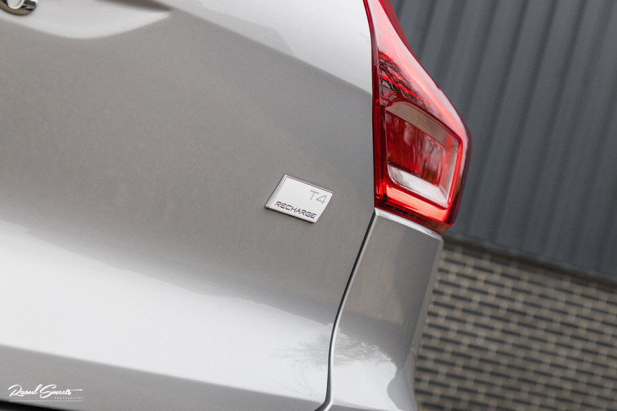 Volvo XC40 1.5 T4 Plug-in hybrid Ultimate Dark | Panorama dak | Cruise control | Harman Kardon | Memory |