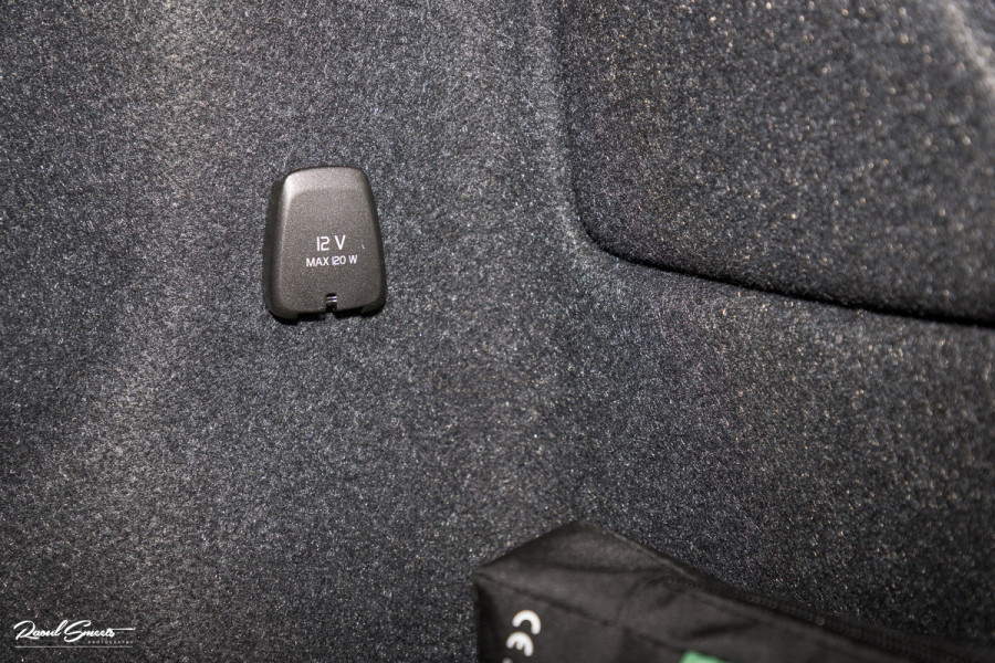 Volvo XC40 1.5 T4 Plug-in hybrid Ultimate Dark | Panorama dak | Cruise control | Harman Kardon | Memory |