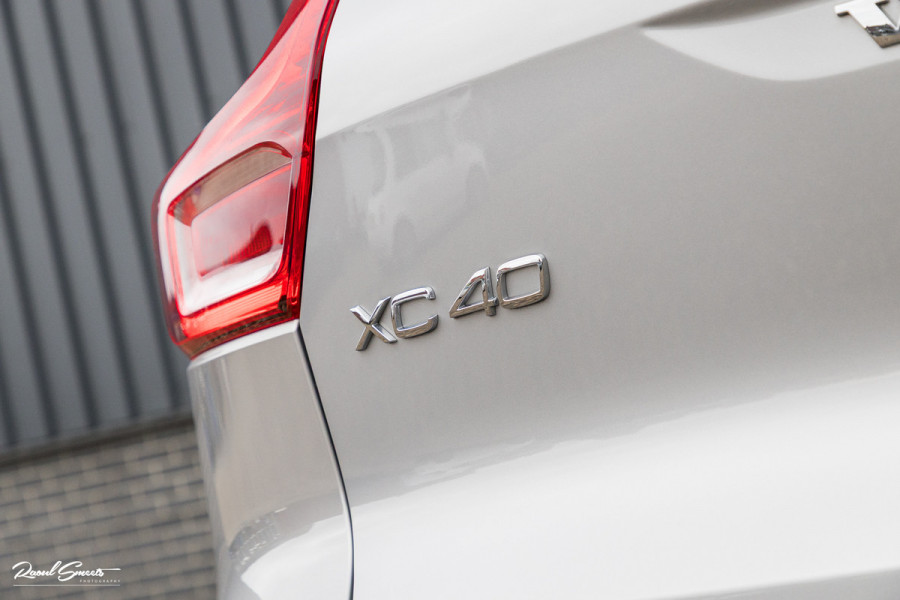 Volvo XC40 1.5 T4 Plug-in hybrid Ultimate Dark | Panorama dak | Cruise control | Harman Kardon | Memory |