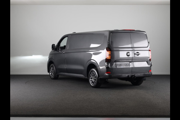 Volkswagen Transporter 2.0 TDI L2H1 30 Style | trekhaak | achterdeuren | camera | navi |