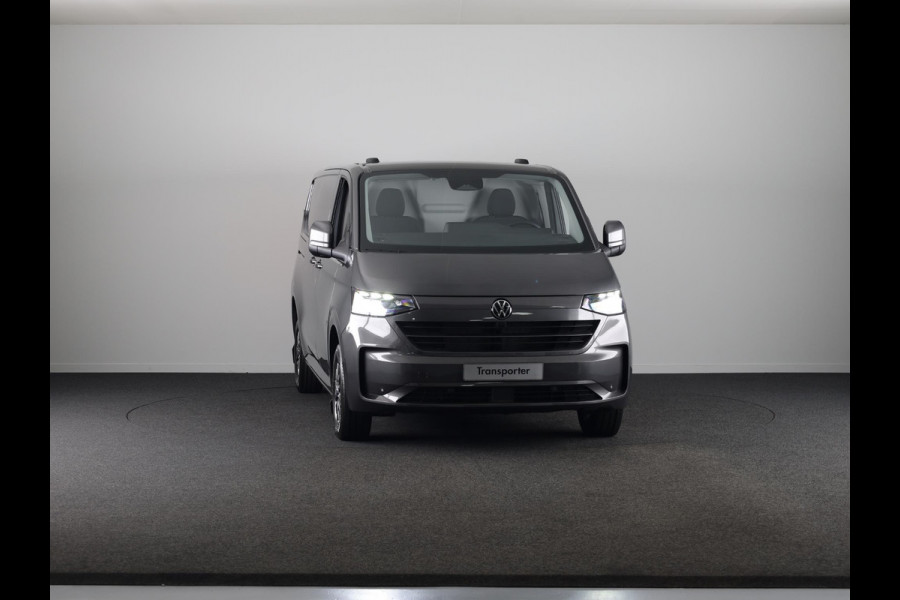 Volkswagen Transporter 2.0 TDI L2H1 30 Style | trekhaak | achterdeuren | camera | navi |