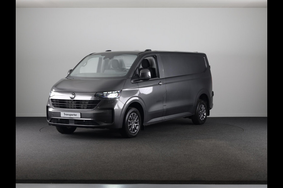Volkswagen Transporter 2.0 TDI L2H1 30 Style | trekhaak | achterdeuren | camera | navi |