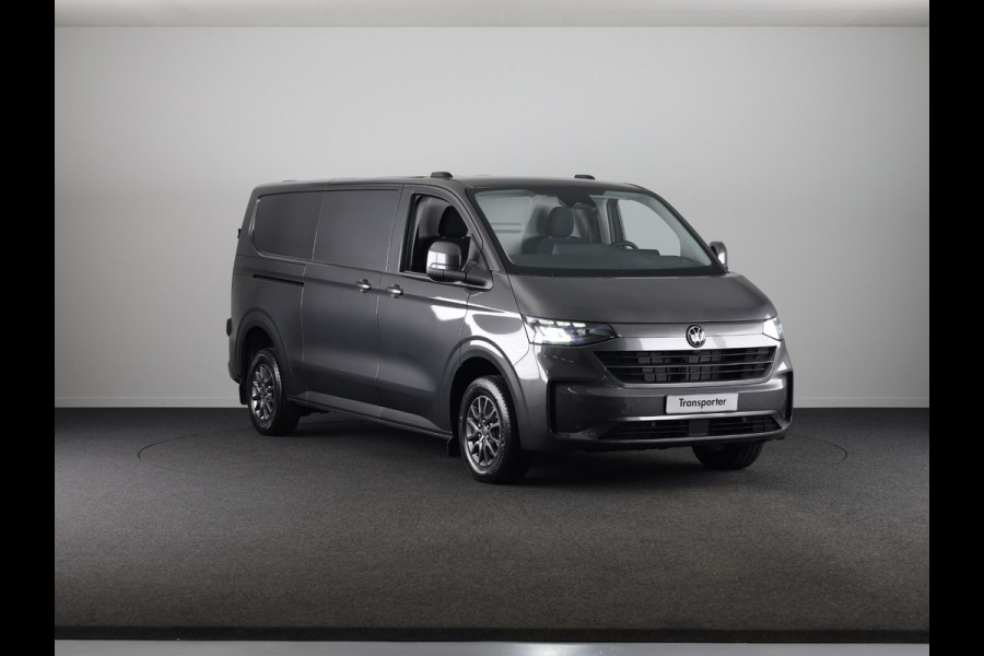 Volkswagen Transporter 2.0 TDI L2H1 30 Style | trekhaak | achterdeuren | camera | navi |