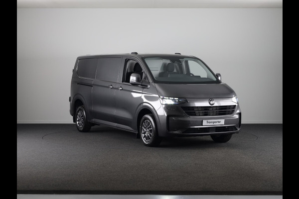 Volkswagen Transporter 2.0 TDI L2H1 30 Style | trekhaak | achterdeuren | camera | navi |