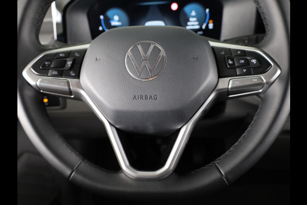 Volkswagen Transporter 2.0 TDI L2H1 30 Style | trekhaak | achterdeuren | camera | navi |