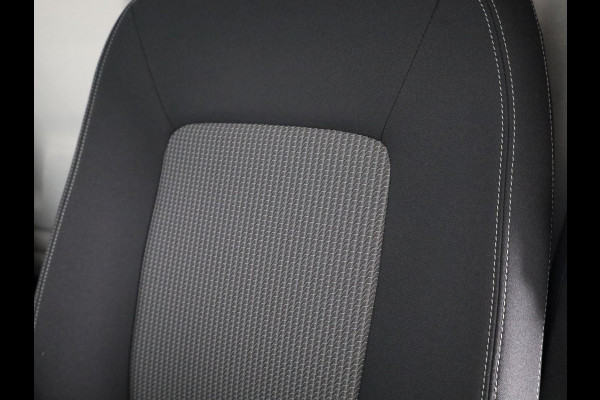 Volkswagen Transporter 2.0 TDI L2H1 30 Style | trekhaak | achterdeuren | camera | navi |