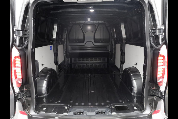 Volkswagen Transporter 2.0 TDI L2H1 30 Style | trekhaak | achterdeuren | camera | navi |