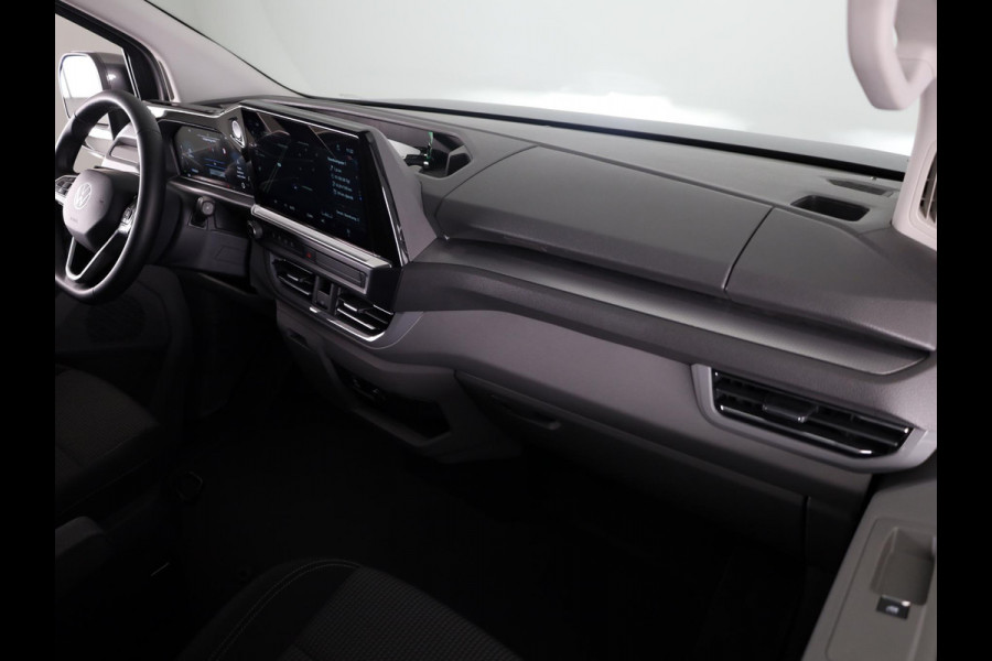 Volkswagen Transporter 2.0 TDI L2H1 30 Style | trekhaak | achterdeuren | camera | navi |