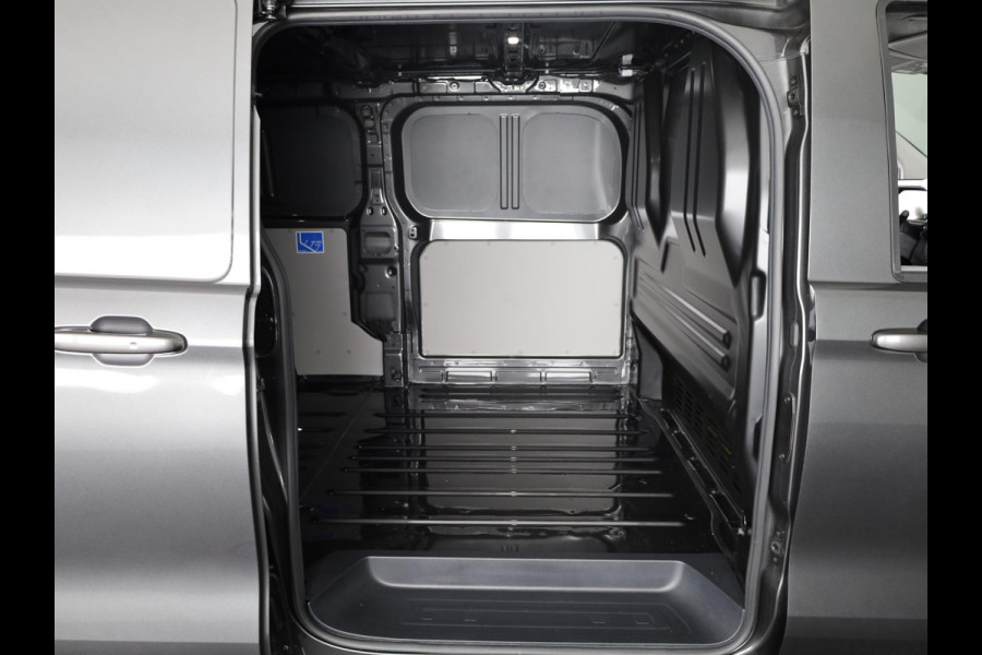 Volkswagen Transporter 2.0 TDI L2H1 30 Style | trekhaak | achterdeuren | camera | navi |