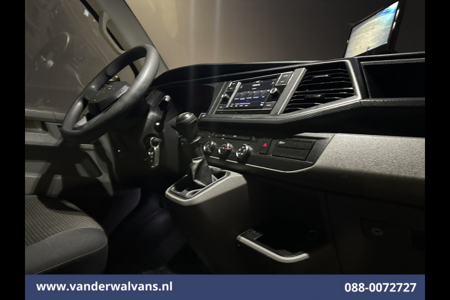 Volkswagen Transporter 2.0 TDI L2H1 Euro6 Airco | Imperiaal | Omvormer | Camera | Cruisecontrol | Trekhaak | Apple Carplay Android Auto, Parkeersensoren