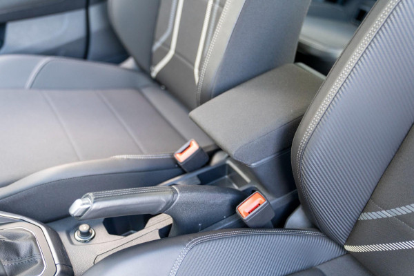 Volkswagen Taigo 1.0 TSI Style | Prijs rijklaar incl. 12 mnd garantie | IQ Light Stoelverw Camera Apple carplay/android auto