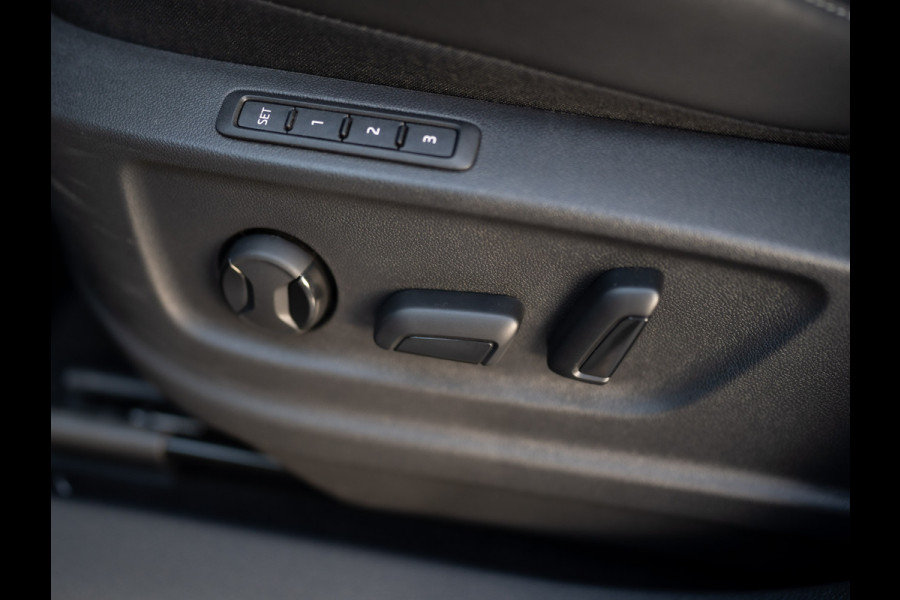 Škoda Karoq 1.5 TSI ACT Sportline Business | Panodak | Leder | Stoelgeheugen | Elk A-klep | Prijs Rijklaar!!