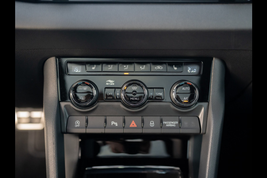 Škoda Karoq 1.5 TSI ACT Sportline Business | Panodak | Leder | Stoelgeheugen | Elk A-klep | Prijs Rijklaar!!