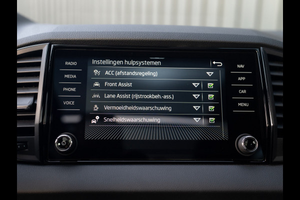 Škoda Karoq 1.5 TSI ACT Sportline Business | Panodak | Leder | Stoelgeheugen | Elk A-klep | Prijs Rijklaar!!