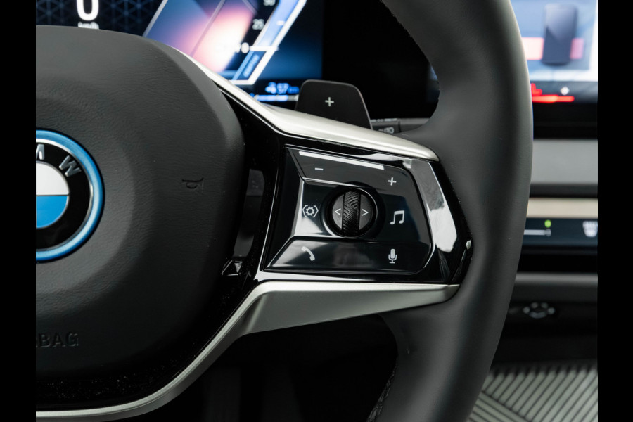 BMW X3 30e xDrive - Trekhaak - Active Cruise - Head-up - 360° Camera