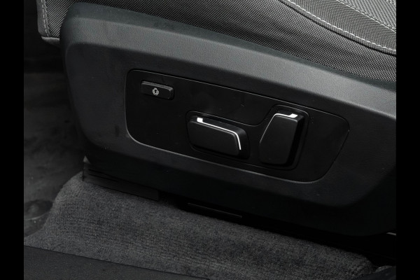 BMW X3 30e xDrive - Trekhaak - Active Cruise - Head-up - 360° Camera