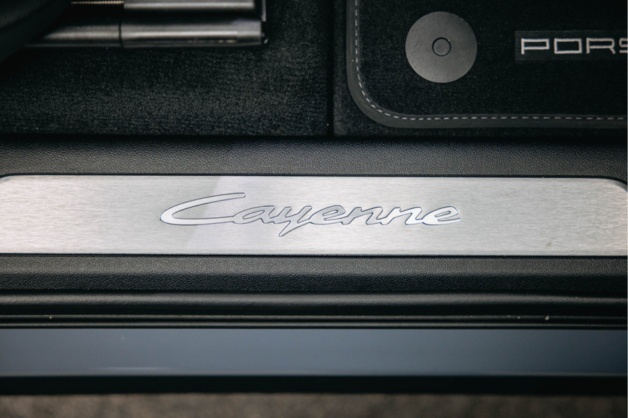 Porsche Cayenne Coupé 3.0 E-Hybrid | Sport Chrono | Trekhaak | Sportuitlaat | 360 camera |