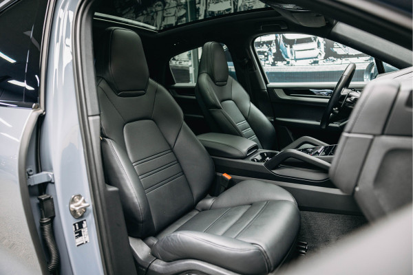 Porsche Cayenne Coupé 3.0 E-Hybrid | Sport Chrono | Trekhaak | Sportuitlaat | 360 camera |