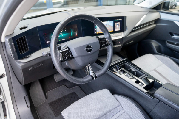 Opel Astra 1.2T Innovation Automaat|Prijs rijklaar incl 12 mnd garantie| Camera Stoel/stuur/Voorruitverwarming Led Privacy glass