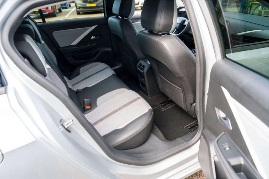 Opel Astra 1.2T Innovation Automaat|Prijs rijklaar incl 12 mnd garantie| Camera Stoel/stuur/Voorruitverwarming Led Privacy glass