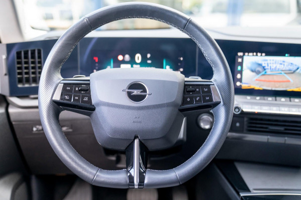 Opel Astra 1.2T Innovation Automaat|Prijs rijklaar incl 12 mnd garantie| Camera Stoel/stuur/Voorruitverwarming Led Privacy glass