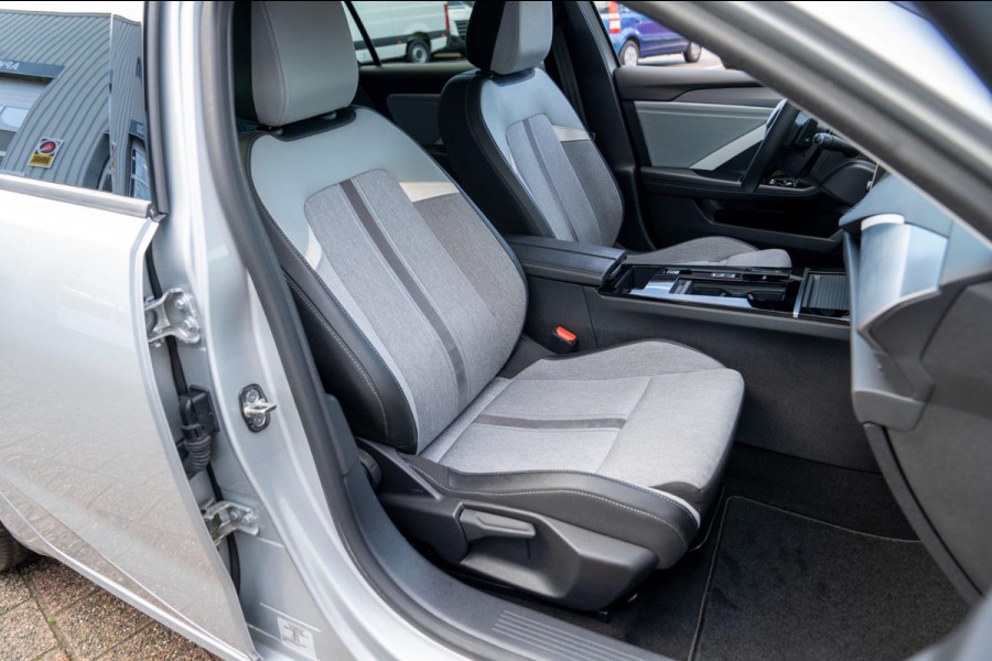 Opel Astra 1.2T Innovation Automaat|Prijs rijklaar incl 12 mnd garantie| Camera Stoel/stuur/Voorruitverwarming Led Privacy glass