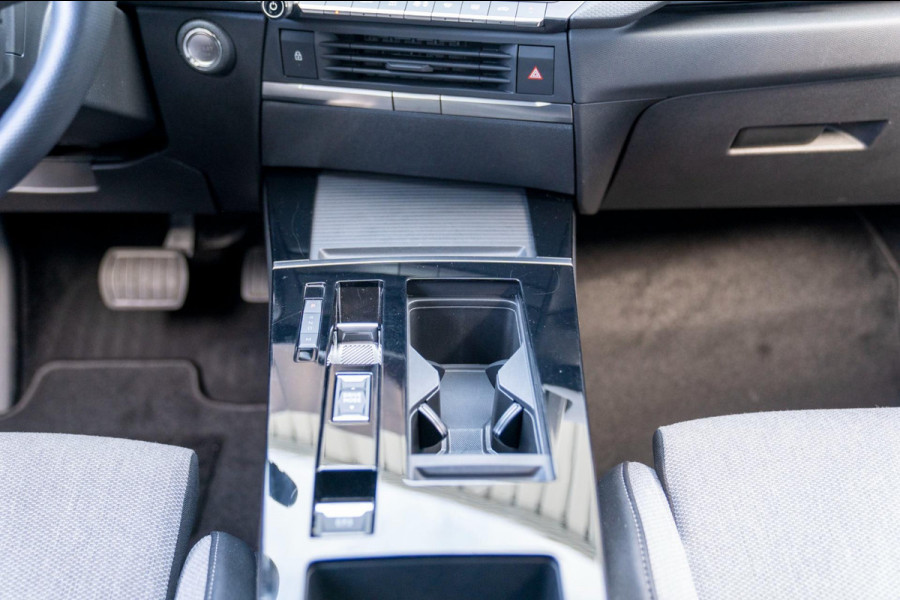 Opel Astra 1.2T Innovation Automaat|Prijs rijklaar incl 12 mnd garantie| Camera Stoel/stuur/Voorruitverwarming Led Privacy glass