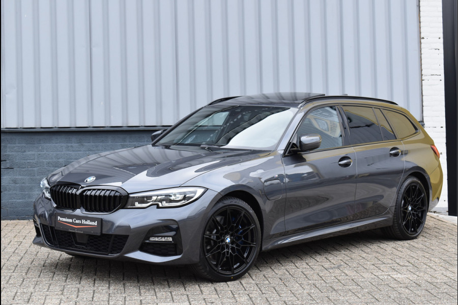 BMW 3 Serie Touring 330e xDrive M-Sport 292 Pk Pano Memory Head-Up Leder 19 Inch