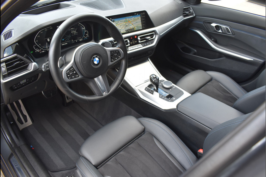 BMW 3 Serie Touring 330e xDrive M-Sport 292 Pk Pano Memory Head-Up Leder 19 Inch