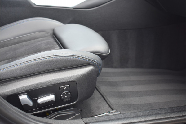 BMW 3 Serie Touring 330e xDrive M-Sport 292 Pk Pano Memory Head-Up Leder 19 Inch