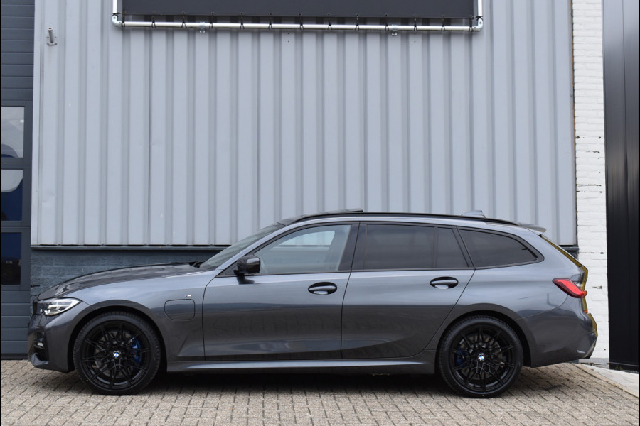 BMW 3 Serie Touring 330e xDrive M-Sport 292 Pk Pano Memory Head-Up Leder 19 Inch