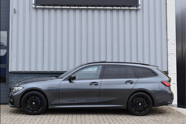 BMW 3 Serie Touring 330e xDrive M-Sport 292 Pk Pano Memory Head-Up Leder 19 Inch