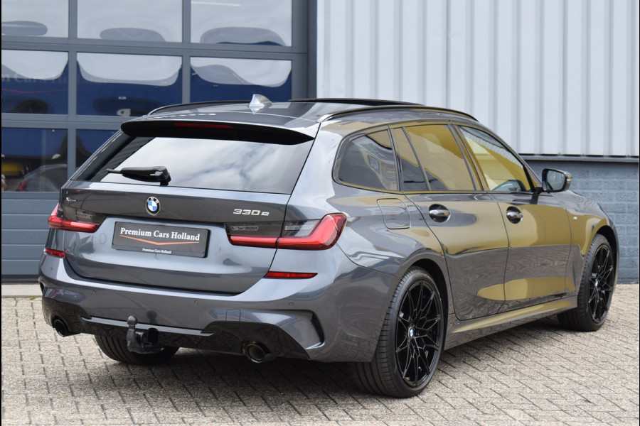 BMW 3 Serie Touring 330e xDrive M-Sport 292 Pk Pano Memory Head-Up Leder 19 Inch