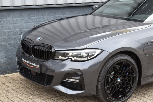BMW 3 Serie Touring 330e xDrive M-Sport 292 Pk Pano Memory Head-Up Leder 19 Inch