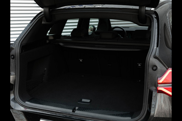 BMW X3 30e xDrive M-Sport Pro - Driving Assistant Prof - Pano - Trekhaak