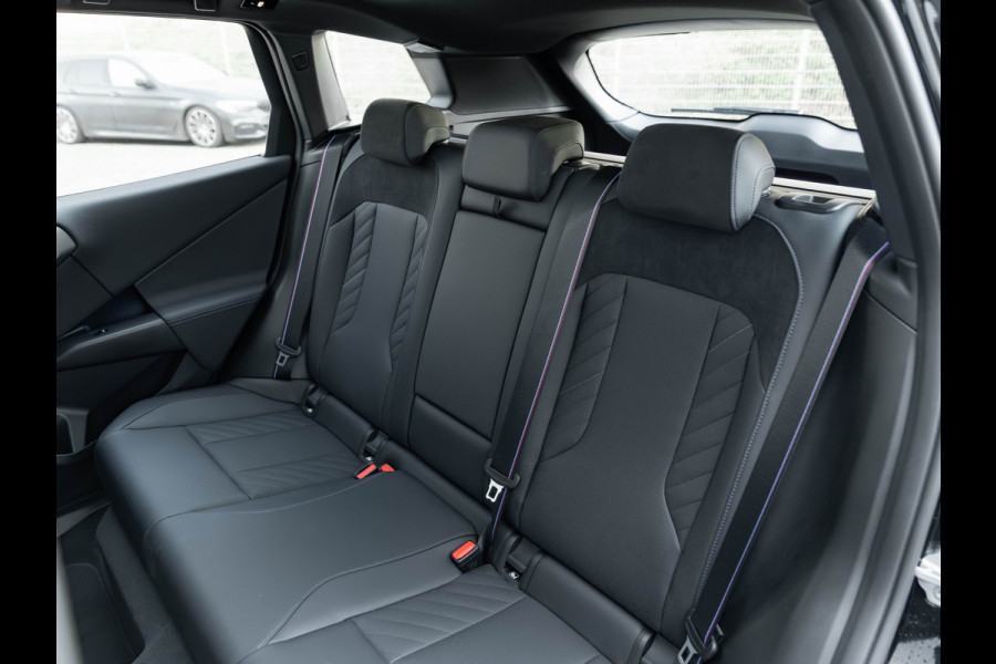 BMW X3 30e xDrive M-Sport Pro - Driving Assistant Prof - Pano - Trekhaak