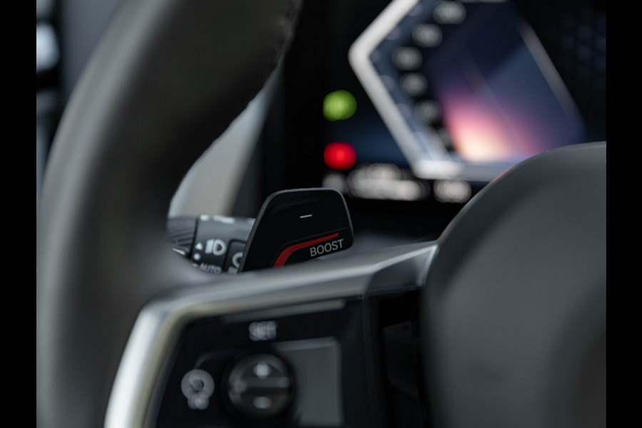 BMW X3 30e xDrive M-Sport Pro - Driving Assistant Prof - Pano - Trekhaak