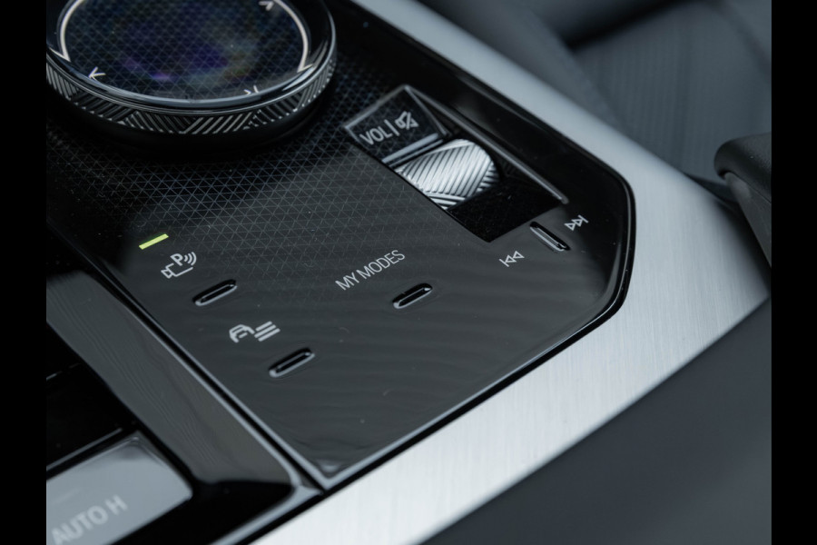 BMW X3 30e xDrive M-Sport Pro - Driving Assistant Prof - Pano - Trekhaak