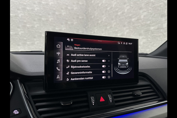 Audi Q5 Sportback 40 TFSI Benzine S-Line | ACC | Sfeerverlichting | Keyless-Entry | Matrix-LED | Virtual-Cockpit | Tour-Pakket | Black-Optic | Camera | Beker-Clima | 3-Zone Clima | Draadloos Laden | Zonwering | 6 mnd. BOVAG Garantie |